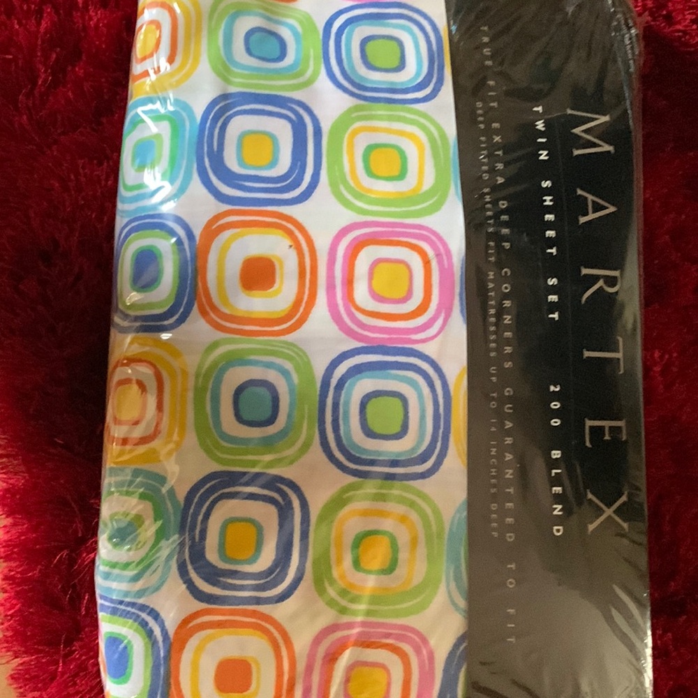 Twin sheet set 200 sheet count, dorm ready